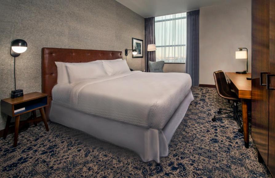 Hotel Four Points Center 4*