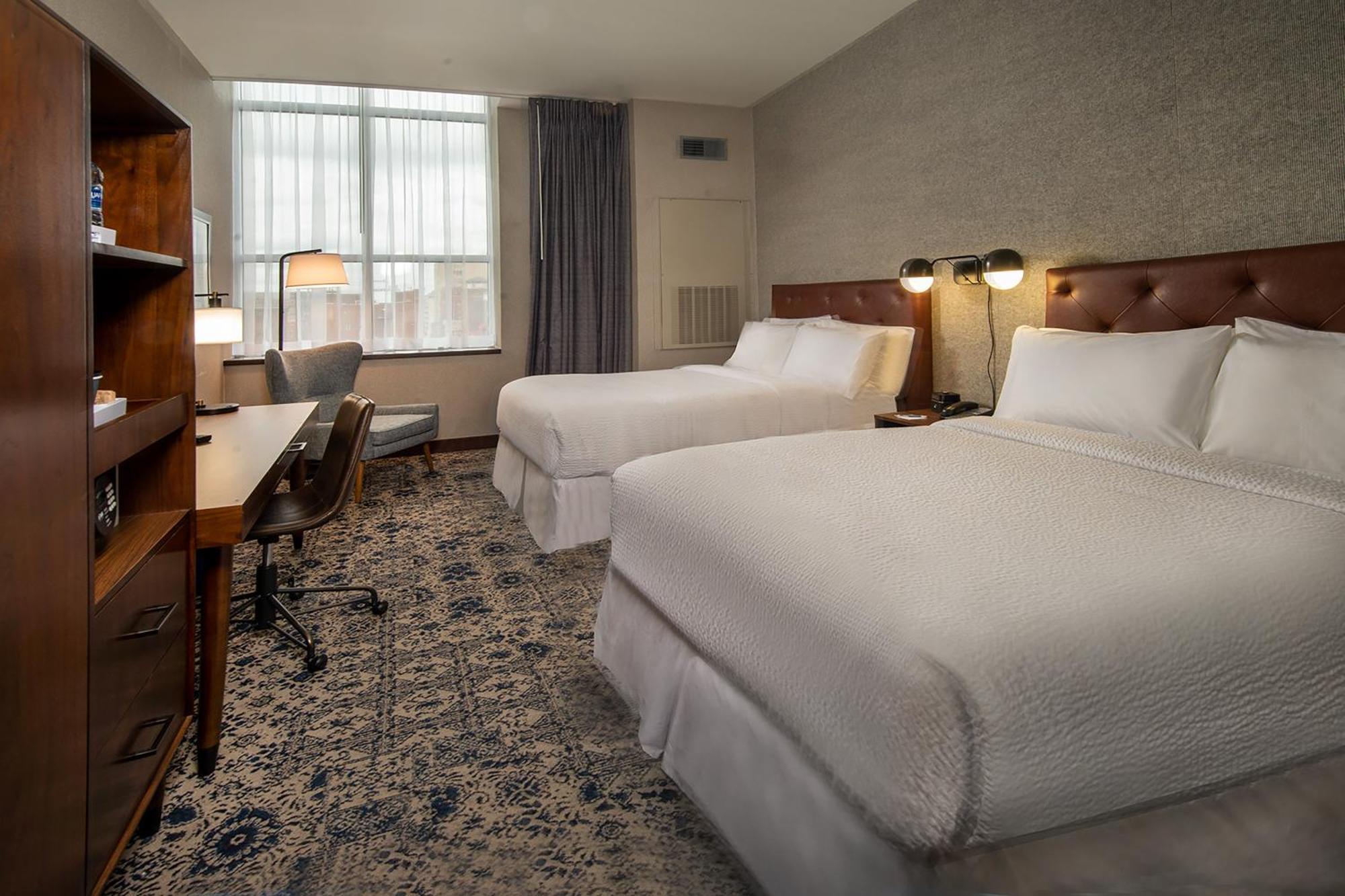 Four Points Center Hotel 4*