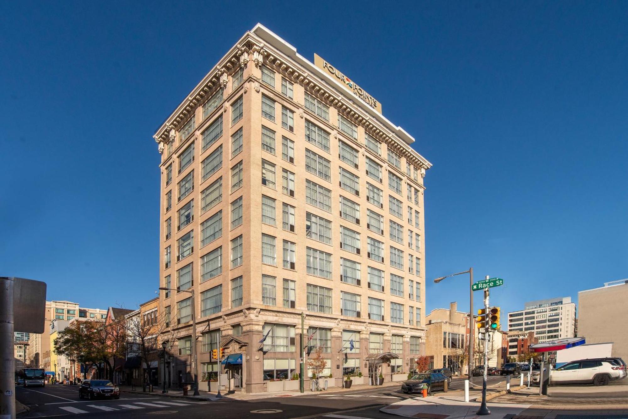 Four Points Center Hotel 4*