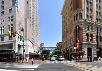 Four Points Center Hotel 4*
