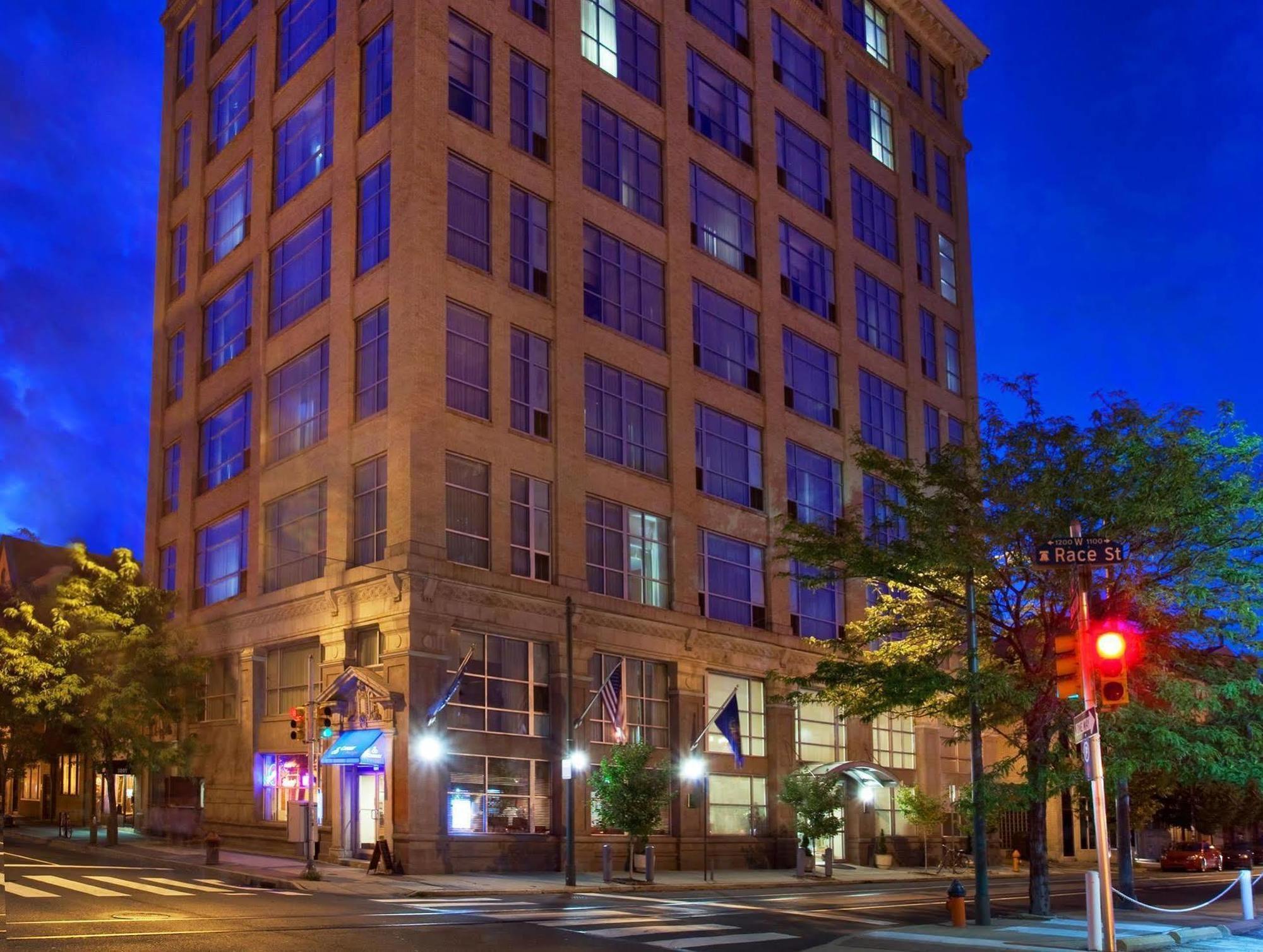 Hotel Four Points Center 4*