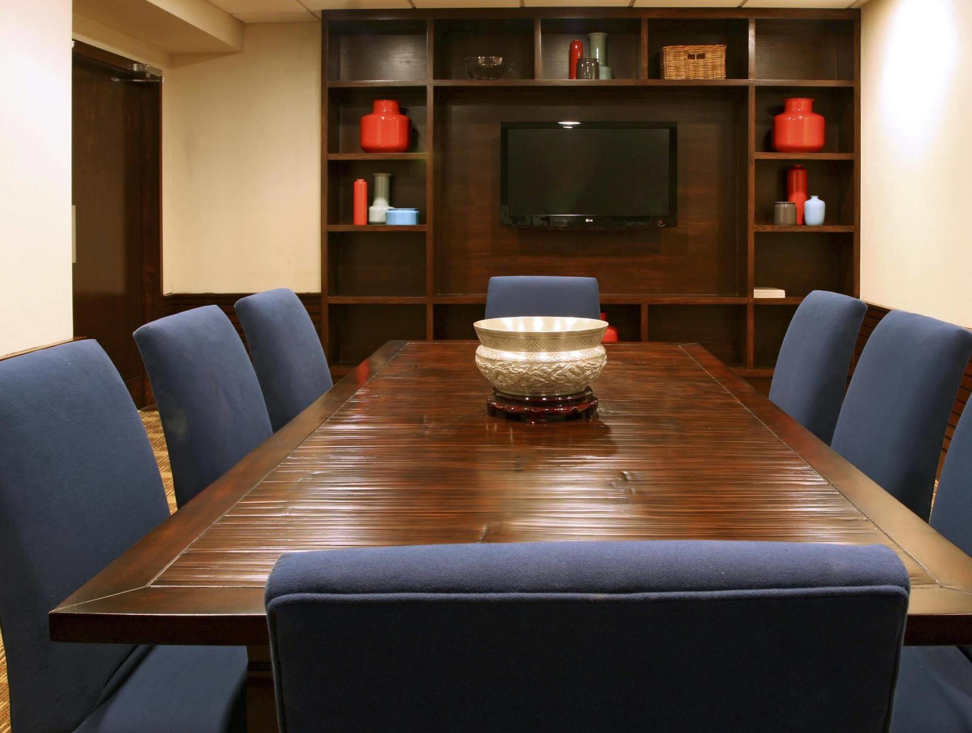 Hotel Four Points Center 4*